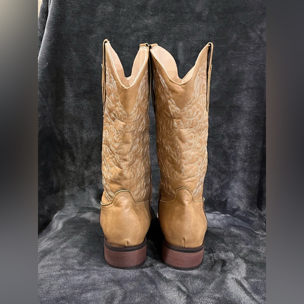 Cowboy/ cowgirl/ western boots w/ embroidery. Square toe. Tan / beige. New! 7.5 - Picture 7 of 9